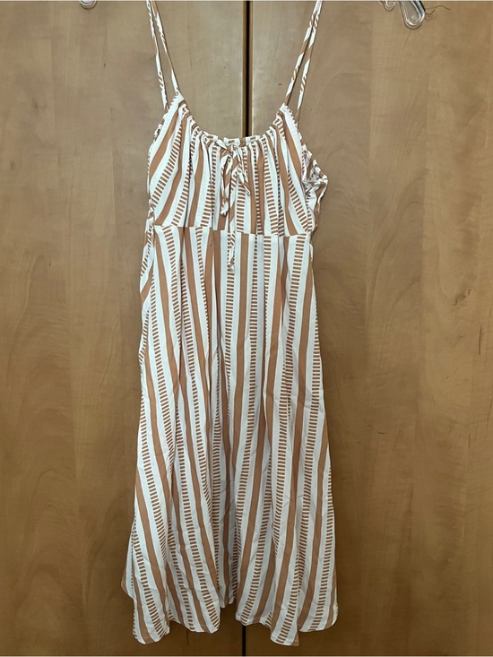 RVCA Dresses & Skirts - RVCA White and Tan Striped Summer Dress